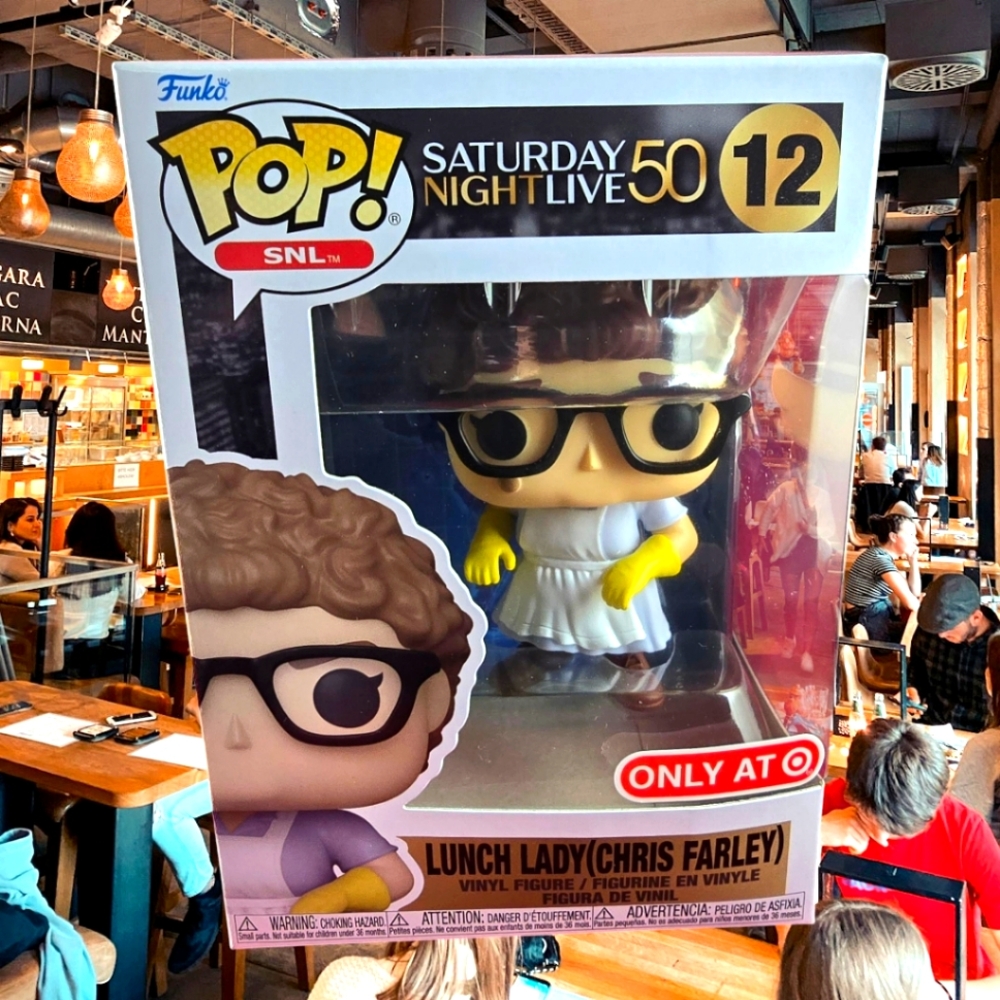 Lunch lady (Chris Farley) target exclusive funko # 12 (nib) with pop protector